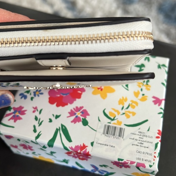 Kate Spade zip around wallet, crème multi brand new with tags and original box - Picture 2 of 10